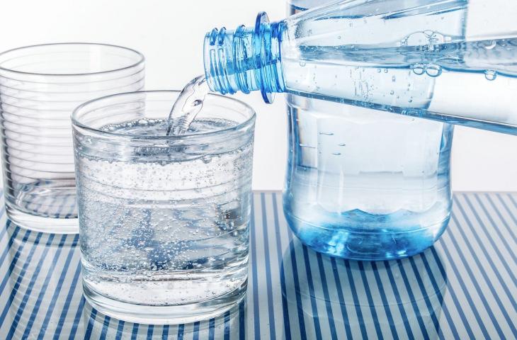 Risciacqui con acqua e bicarbonato: il rimedio per gengive infiammate