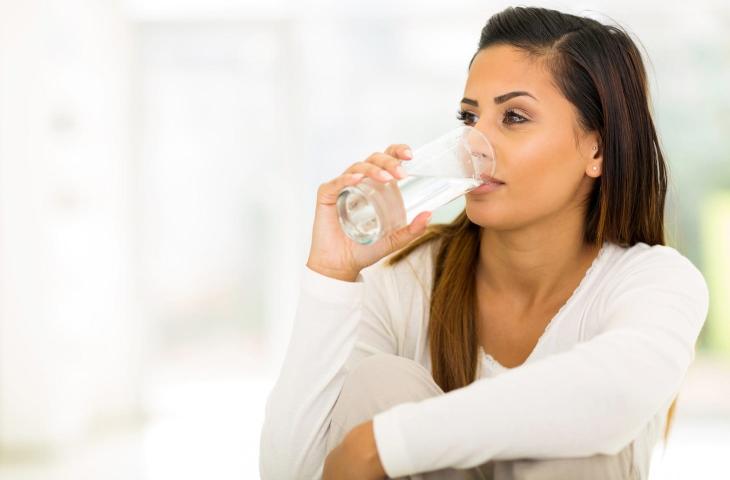 Come bere più acqua in inverno? I consigli per stimolare la sete
