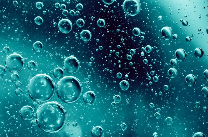 Le Meraviglie dell'Acqua Gassata: Benefici e Curiosità