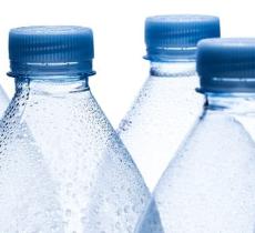I packaging in plastica battono i metodi tradizionali d'imballaggio