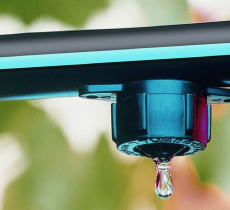 Come creare un sistema di irrigazione a goccia riciclando bottiglie di plastica