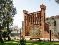 Barcellona, ricostruita la Fontana di Gaudí distrutta 70 anni fa - In a Bottle