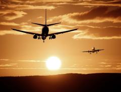 Il carbon offsetting nell’aviazione: benefici e criticità