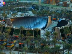 Expo Dubai: le cascate di acqua e luci incantano i visitatori