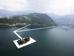 Lago d’Iseo: si inaugura l’opera d’arte galleggiante di Christo Yavchev