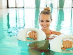 Combattere la cellulite in acqua: ecco 10 sport per farlo_alt tag