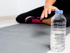 Bevi poca acqua? Ecco i 6 effetti negativi a cui vai incontro