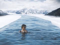 Nuotare nelle acque fredde fa bene alla salute: ecco perché – In a Bottle