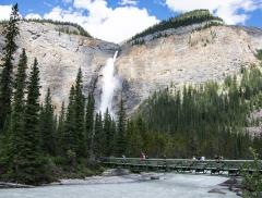 Scopri la meraviglia delle cascate Takakkaw e l'Emerald Lake 