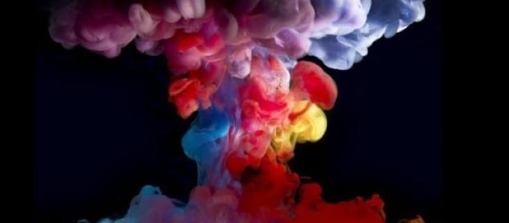 Acqua e vernice nelle opere astratte e del fotografo Mark Mawson