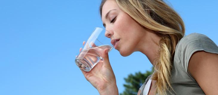 Acqua senza fluoro: cosa sapere?