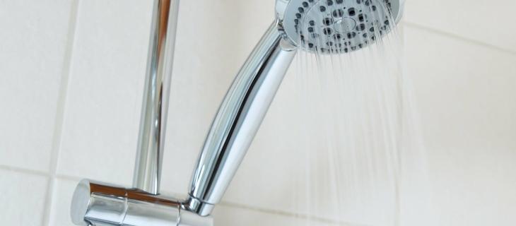 I benefici di una doccia fredda per il corpo e per la mente