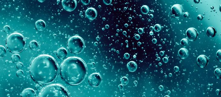 Le Meraviglie dell'Acqua Gassata: Benefici e Curiosità