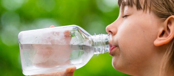 Per battere il caldo bisogno bere anche senza lo stimolo della sete 