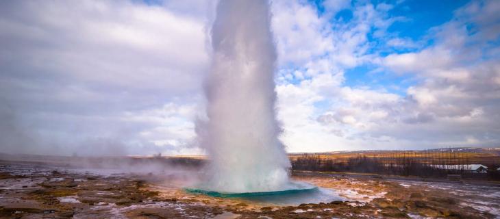 Le Esplosioni dello Steamboat il Geyser più alto del Mondo – In a Bottle