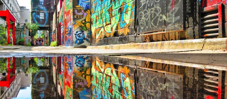 Murales Hula Ritratti Femminili che Emergono dall’Acqua – In a Bottle